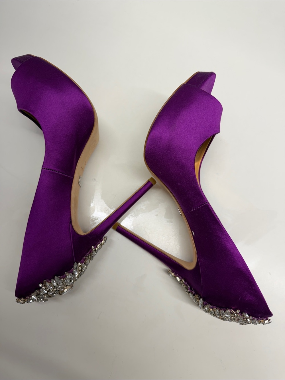 Badgley Mischka Kiara High Heels Pumps Shoes Jeweled Diamond Satin Purple Size 8 - Picture 7 of 11